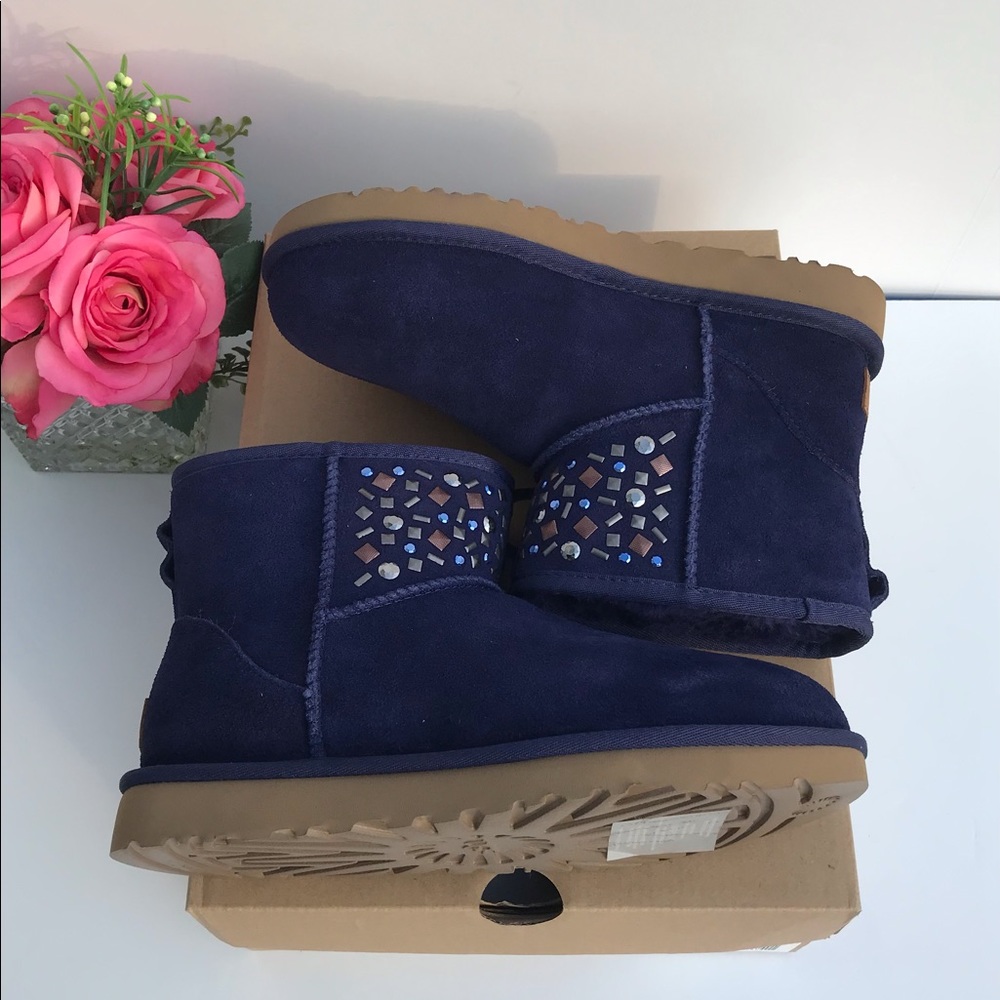 UGG Classic Mini Stud II Boots - Picture 8 of 8